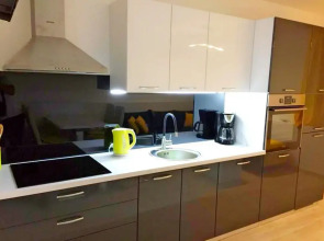 Modern and Cozy Apartment With Terrace in Kastel Kambelovac