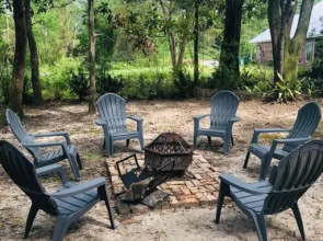 Guest House 3 blocks from the St Tammany Biking Trace & 4 blocks to Downtown Abita Springs