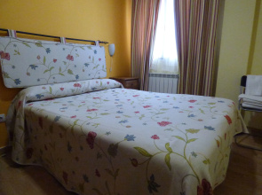 Hostal Y Casa Rural La Colmena