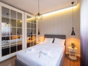 Designer & Cozy 2BD Flat with a parking in the city center