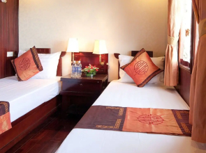 Halong Bay Deluxe Cruise Bungalow on Island