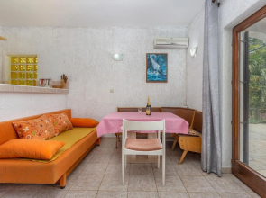 Nice Apartment in Malinska With 2 Bedrooms and Wifi