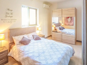 Holiday Hub Gozo - Rooftop Jacuzzi & Pool - 3 Bedrooms