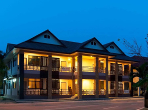 Suporn Lakeview Service APT & Homestay