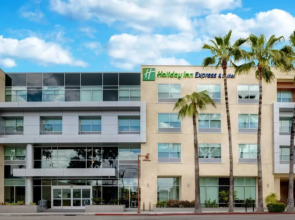 Holiday Inn Express & Suites Glendale Downtown by IHG