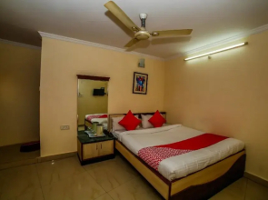 SR Inn By OYO Rooms