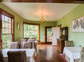 Campbell House Inn