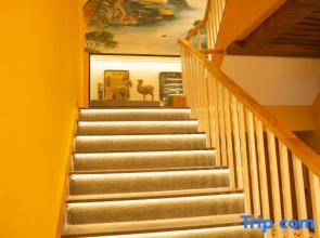 Luoyang Wanqing Film and Television B&B (Luoyi Ancient City Lijingmen Cross Street Branch)