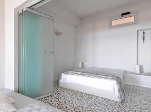 Beachfront Apartment Downtown