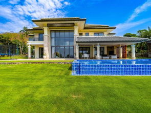 Luxury Mansion On Golf Course - BMG5