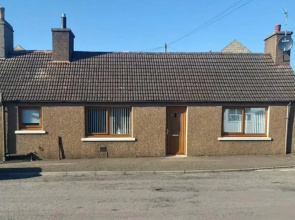 5 Riverside Place Thurso. 2 Bed, 2 Bathrooms.