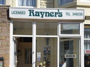 Rayners Hotel