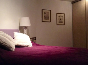 225 Lakeland Bed and Breakfast.