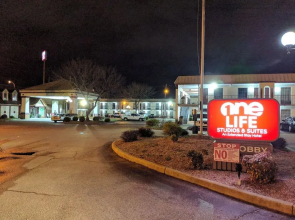 1 Life Studio and Suites