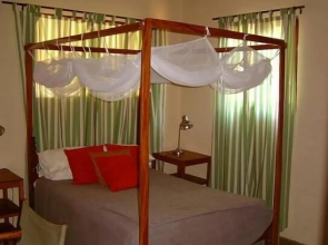 Casa Barry Beach Lodge