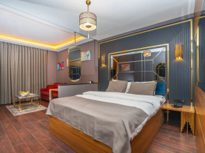216 Eagle Palace Suite