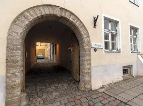 Knight House