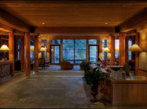 Sun Mountain Lodge