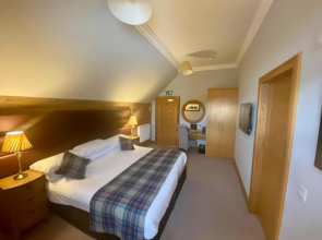 Ravelston House