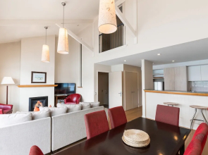 Absolute By The Lake Villa