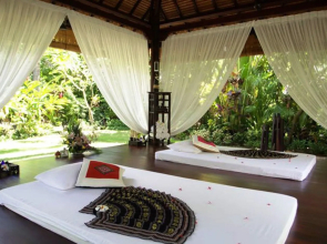 Cham Villas Boutique Luxury Resort