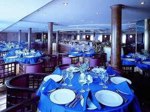 Magic Nile Cruiser Boat