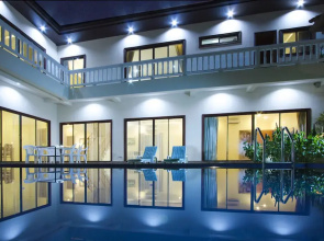Avoca Pool Villas