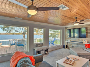 Dock & Fire Pit: Lakefront Cedar Creek Home!