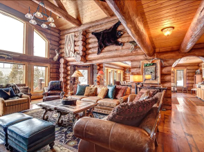 #1686 Custom Built Log Cabin - Indiana Creek Lodge - True Gem With Log Cabin Ambiance!