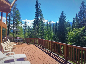 Timber View Lodge - Three Bedroom Home with Hot Tub