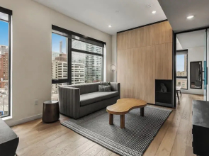 Sosuite Corner 1bed Apt w Roof Deck, Gym, Laundry