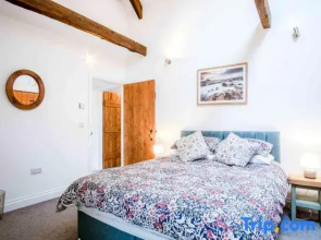 West Barn - 2 Bedroom Cottage - Llandeilo