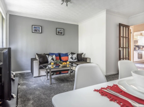 PM & Charles Luxury Apartment