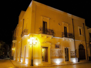 Kelina Charme Hotel by Cantine Due Palme