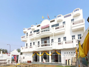 Tribhuvan Palace by OYO Rooms