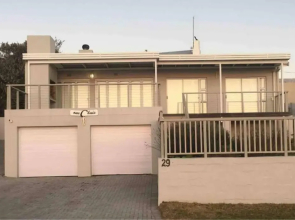 Gansbaai Seafront Holiday House: Ons C-huis