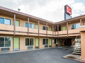 Econo Lodge Sequoia Area