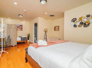 Monterey Park Retreat: Spectacular Views & Comfort