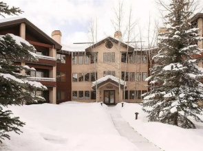 3205 Champagne Lodge, Trappeur's Crossing Apartment 2
