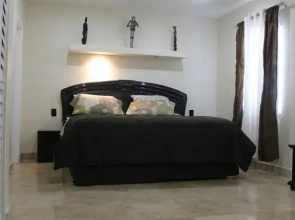 Diamond Vacation Home Near the Beach