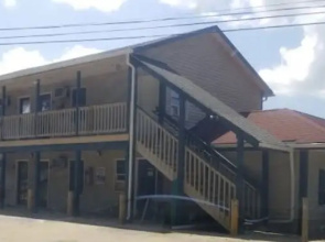 Grand Howell Inn