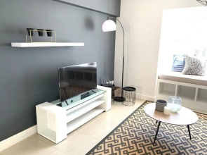 Modern 1-Bedroom in Vibey Sea Point, Cape Town