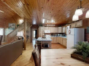 A Cowpoke's Dream 3 Bedroom Cabin by RedAwning