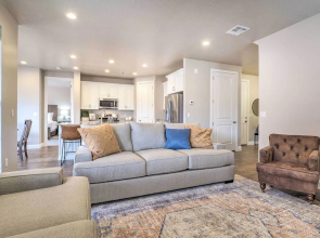 Red Cliff Views & Community Perks: Utah Townhome