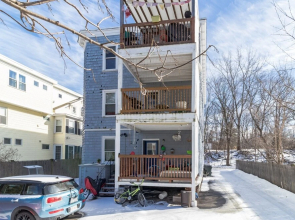 Beautiful, Modern 3br With A Home Office & Patio In Jp Close To Major Hospitals 2 Bedroom Condo by Redawning