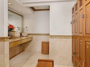 Deluxe 2 Bedroom Apartments at Resort with Outdoor Pool & Hot Tub