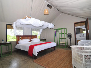 Rafiki Safari Camp
