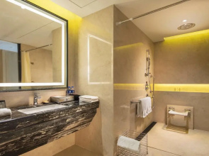 DoubleTree by Hilton Hotel Anshun