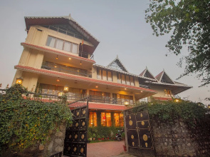Mount Queens Hill Resort & Spa