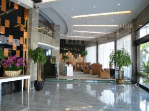 Qingcheng Yuehua Hotel